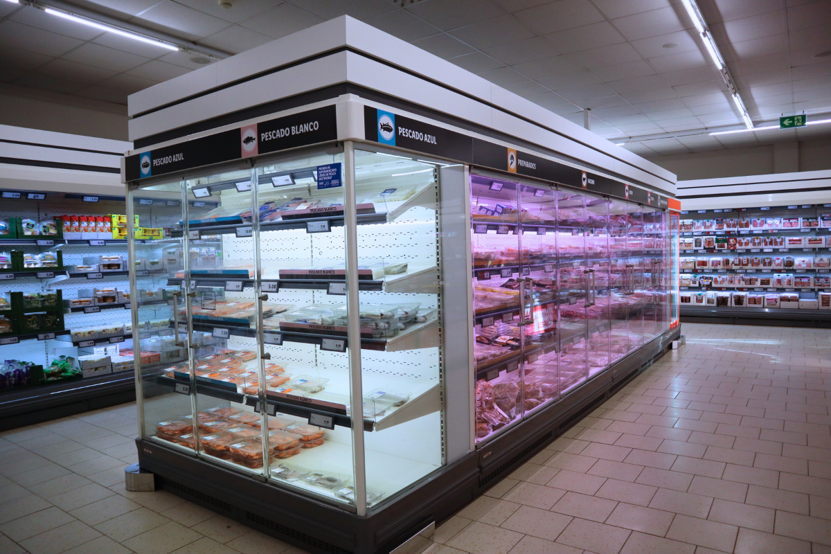 Semi Plug-in System for a Supermarket in Spain